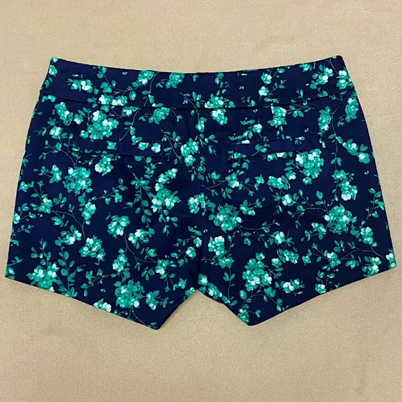 J. Crew NWOT Navy Blue & Green Floral Stretch Zip Up Shorts - Picture 4 of 16